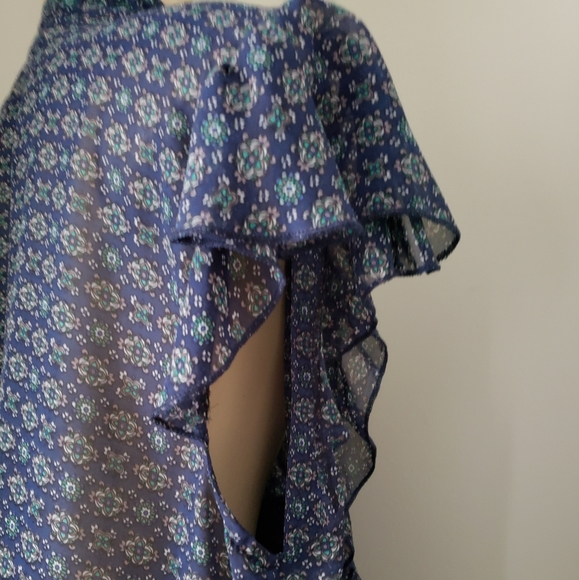 EUC Torrid Plus Size Women's Blue Button Front Ruffle Short Sleeve Sheer Blouse - Picture 5 of 6